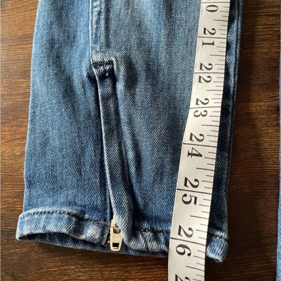 Amo Twist Zip Jeans in Dive Bar Destroy Wash 26 - Picture 11 of 12